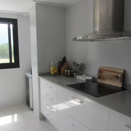 - Sleeps 4 Community Pool & Parking * Dénia
