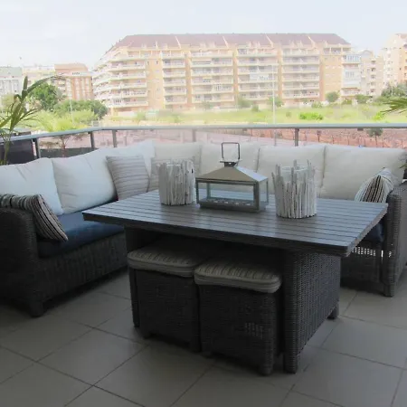 - Sleeps 4 Community Pool & Parking Appartement *