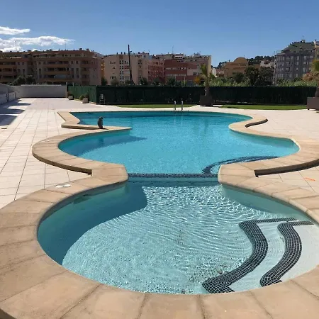 - Sleeps 4 Community Pool & Parking Appartement *