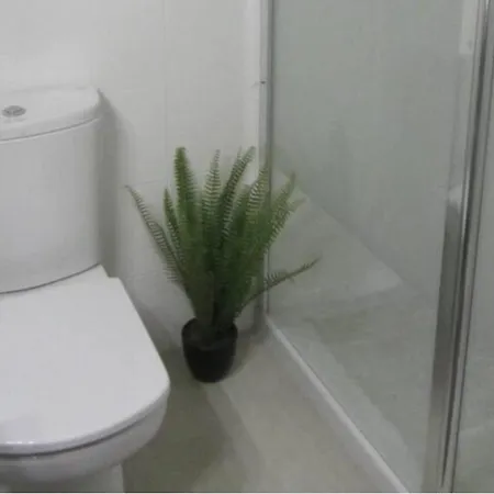- Sleeps 4 Community Pool & Parking