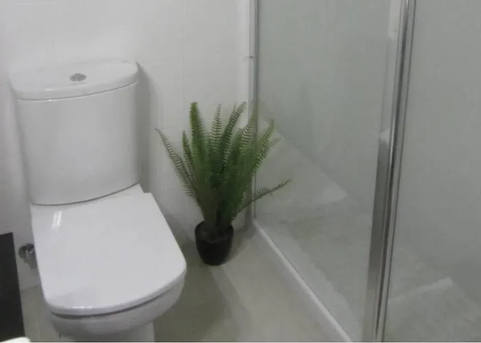 - Sleeps 4 Community Pool & Parking